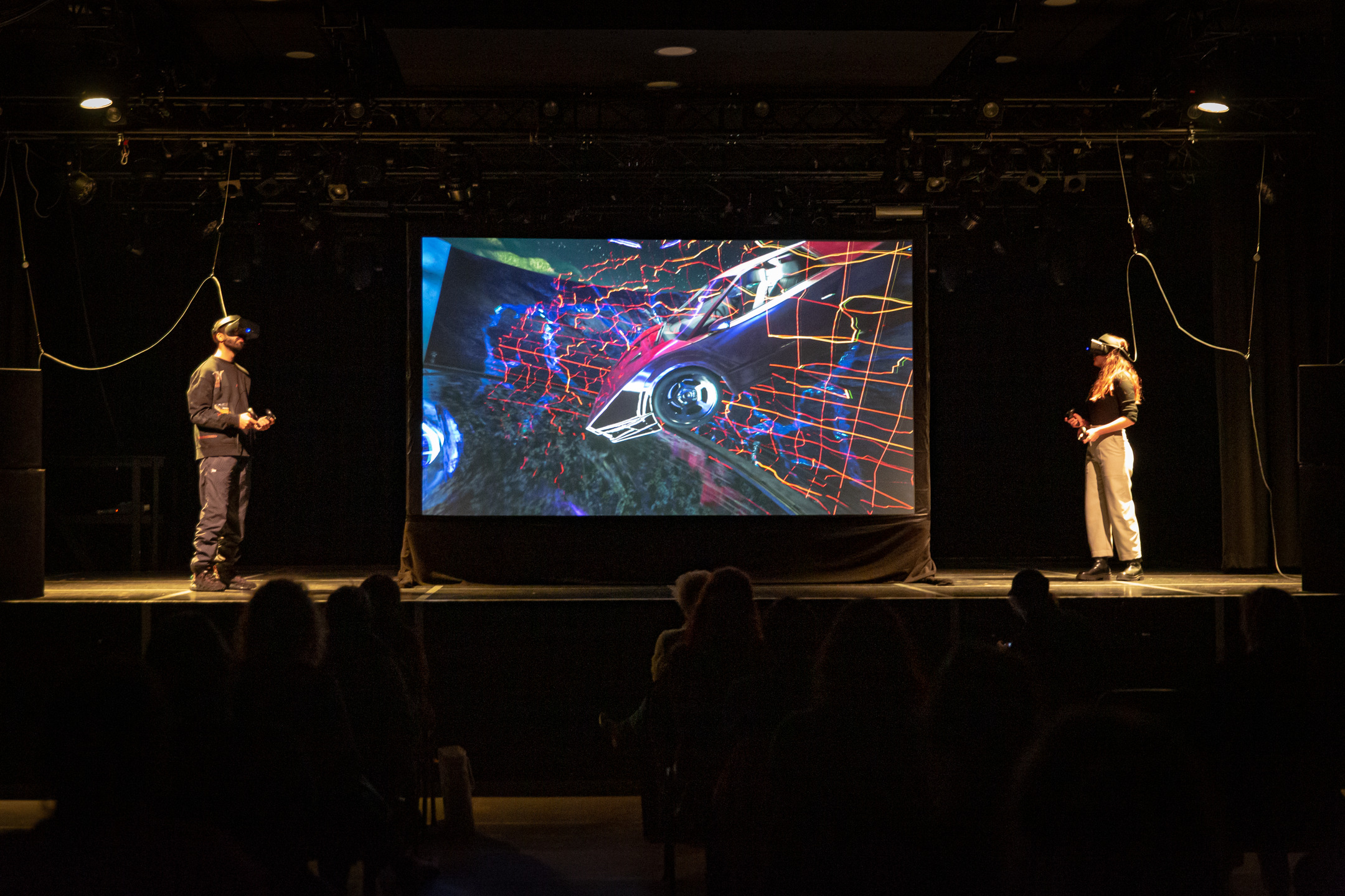 Ali Eslami and Mathilde Renault performing in FM during IDFA 2020